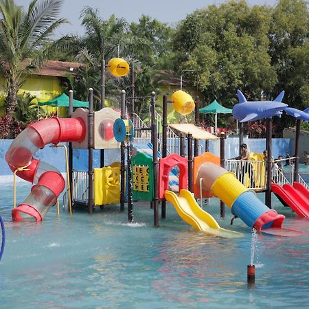 Vits Roccia Hill Resort And Adventure Park, Navapur Songadh Exteriér fotografie