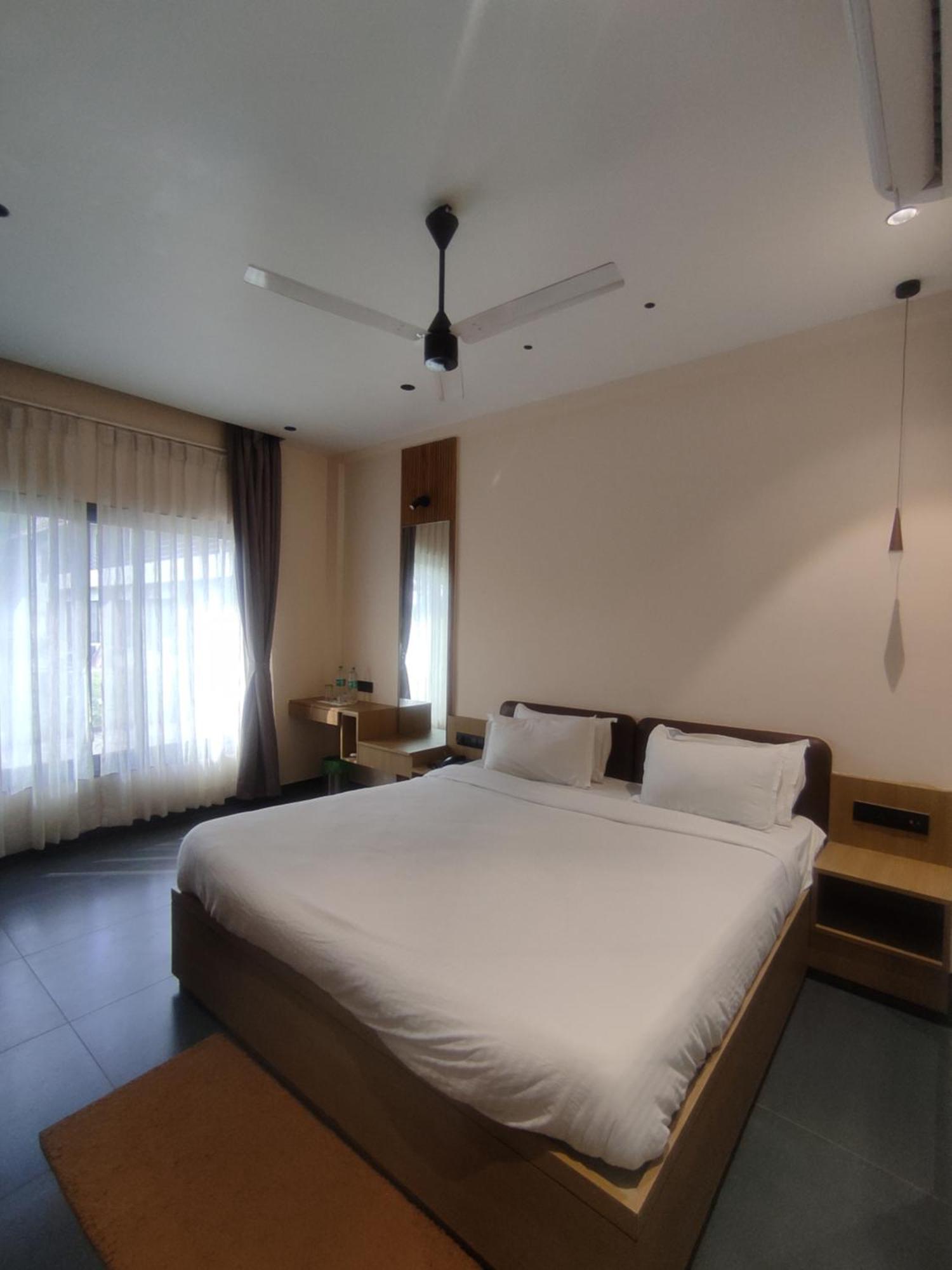 Vits Roccia Hill Resort And Adventure Park, Navapur Songadh Exteriér fotografie