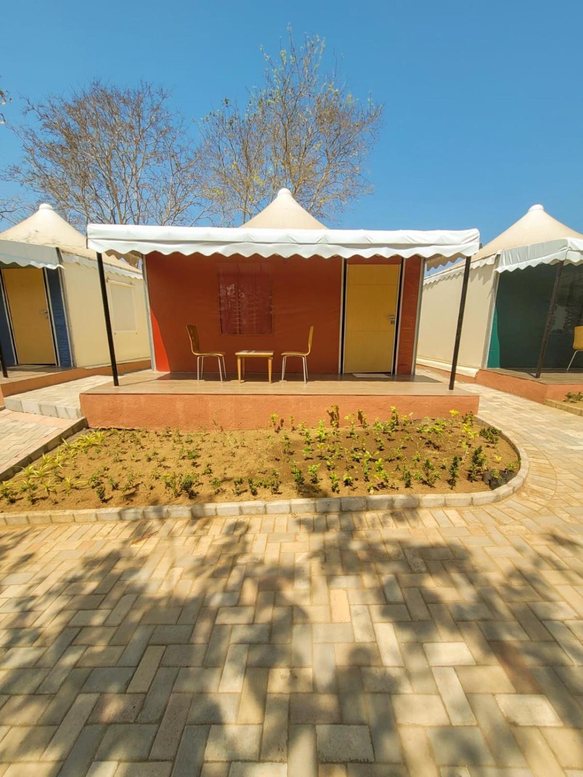 Vits Roccia Hill Resort And Adventure Park, Navapur Songadh Exteriér fotografie